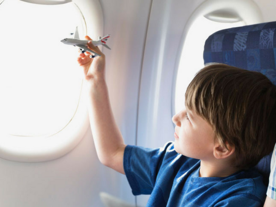 voyager-enfants-avion