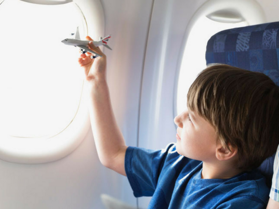 voyage avion enfant