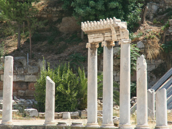 tourisme-athènes-bibliotèque-adriano-muchosol