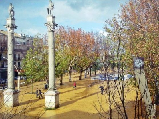 Un grand parc avec zones de jeux pour enfants | Photo: explorasevilla.es