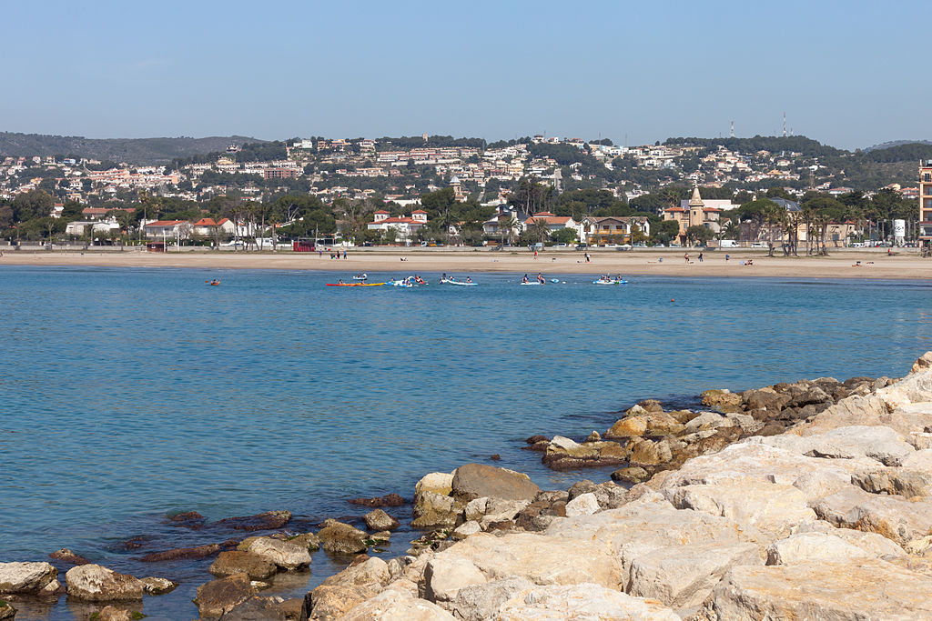 mejores-playas-de-la-Costa-Dorada-coma-ruga-muchosol