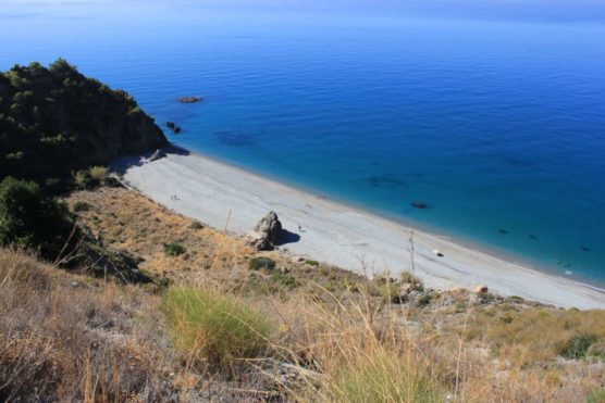 cala-del-pino.-nerja-muchosol