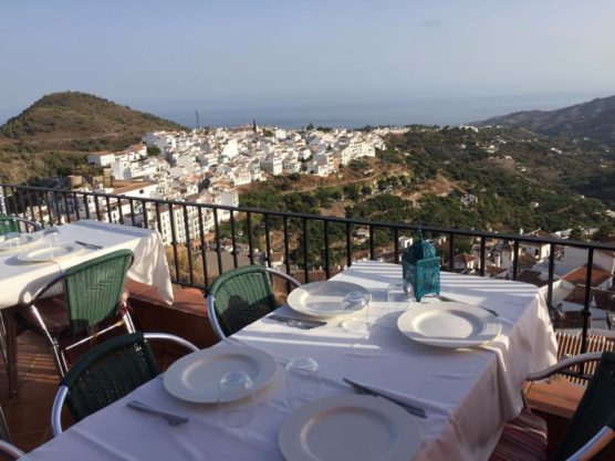 Profitez de la vue sur la méditéranée depuis la terrasse d'El Mirador