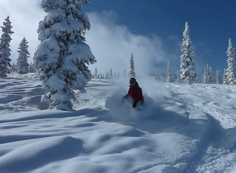 ski-hors-pistes-neige