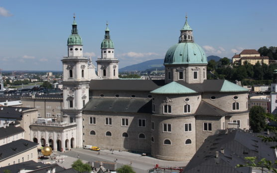 Salzbourg-cathédrale-visiter-ville-avec-enfants