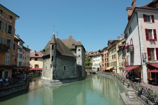 palais-de-l'isle-annecy-prison