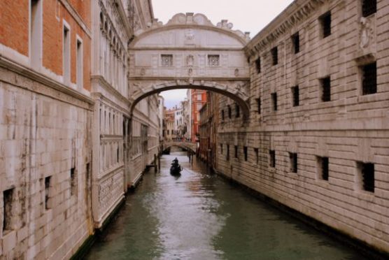 Que-voir-à-Venise-le-pont-des-soupires